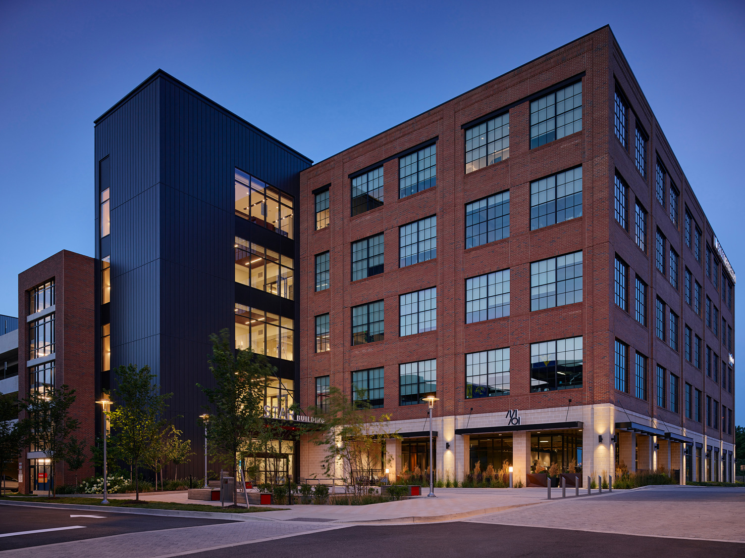 60,000 sf office building in the mixed-use McHenry Row development in Locust Point